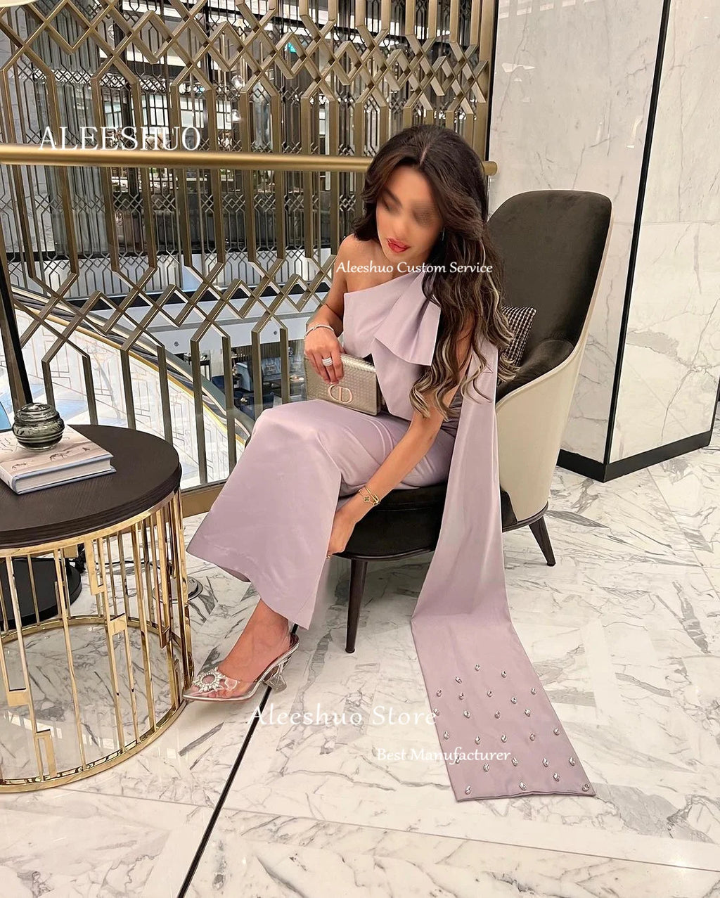 فستان سهرة بكتف واحد مع شق